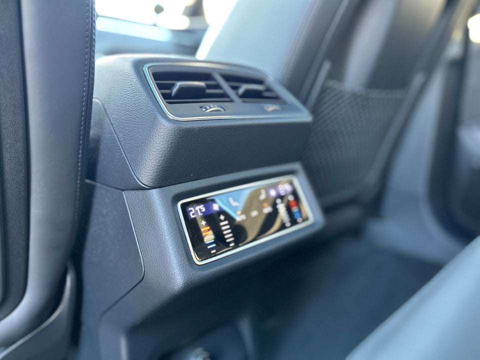 Audi e-tron S quattro 5d