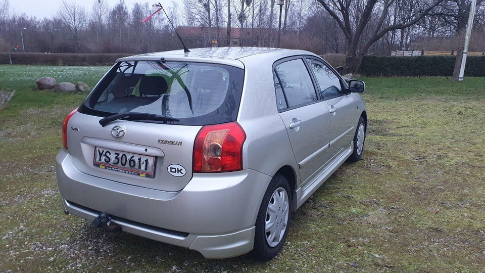 Toyota Corolla 1,6 Terra Jubi 5d