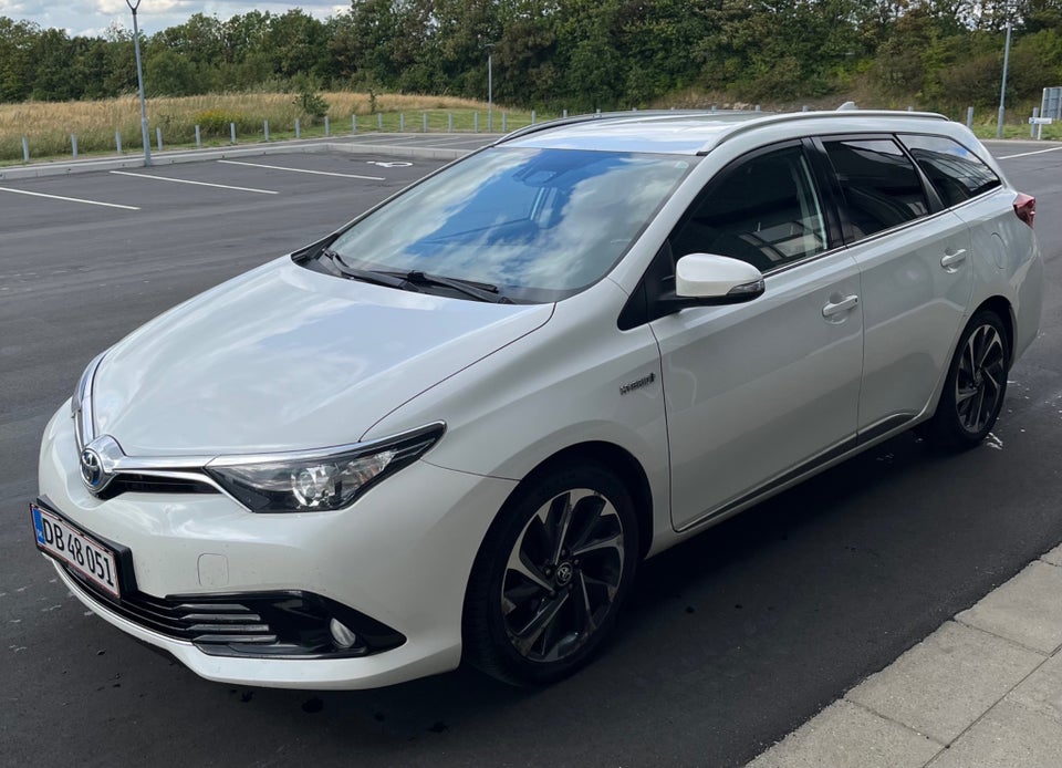Toyota Auris 1,8 Hybrid H2 Touring Sports CVT 5d