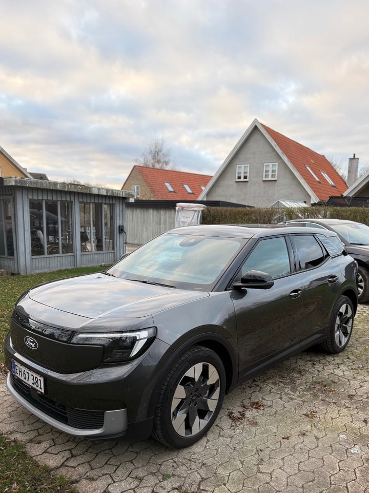 Ford Explorer 82 Premium Extended Range 5d