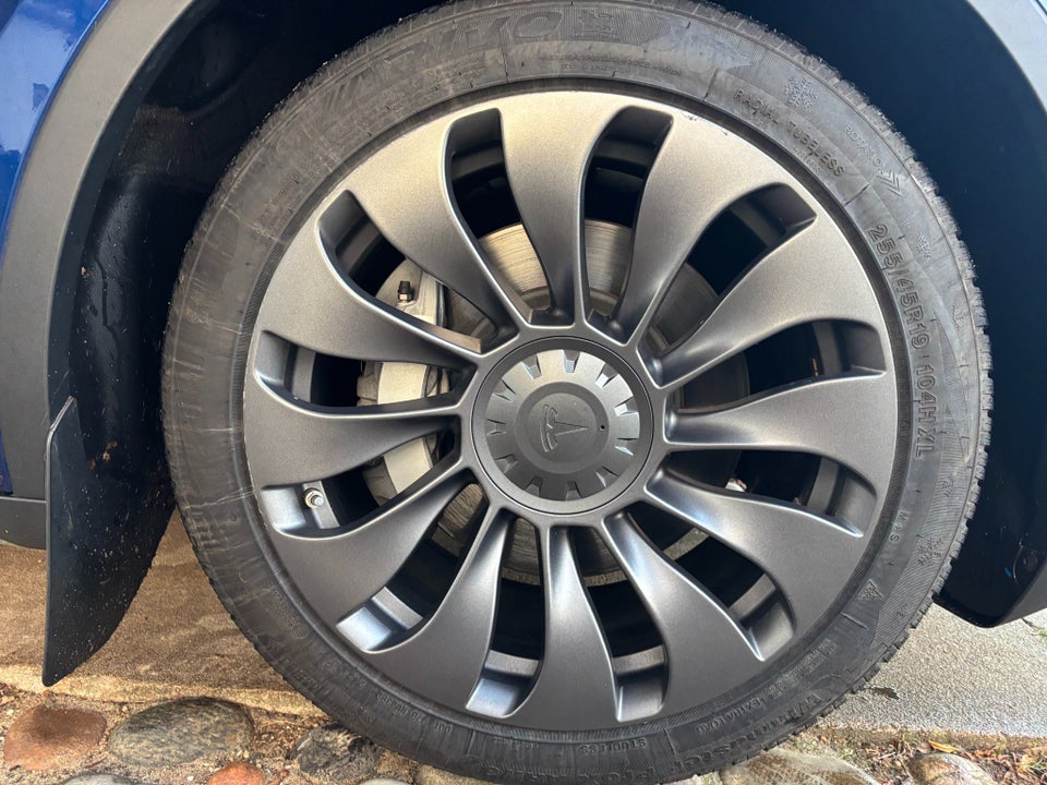 Tesla Model Y Long Range AWD 5d