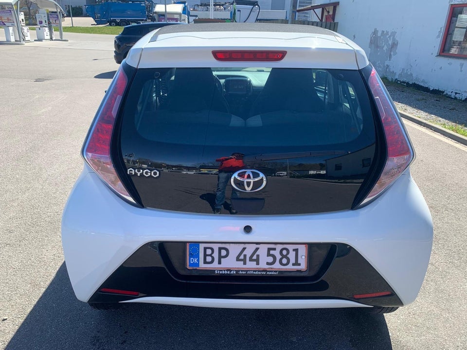 Toyota Aygo 1,0 VVT-i x-sky 5d