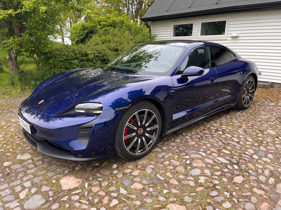 Porsche Taycan GTS Performance+ 75 Years 4d