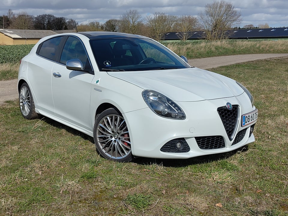 Alfa Romeo Giulietta 1,75 TBi Quadrifoglio Verde 5d