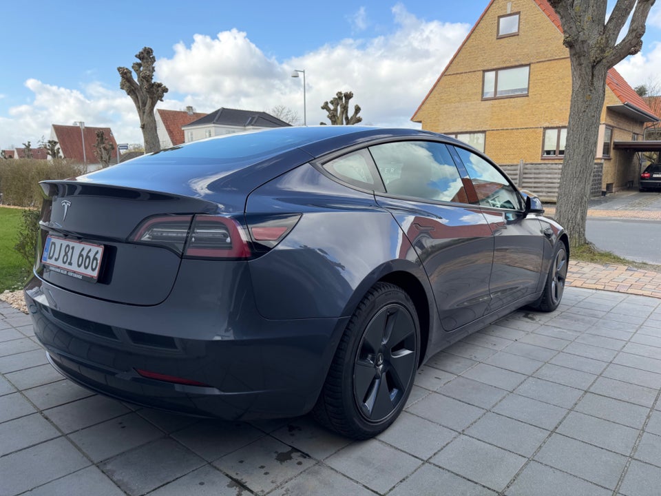 Tesla Model 3 Standard Range+ RWD 4d