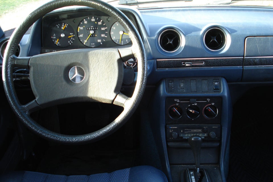 Mercedes 300 CD 3,0 D aut. 2d