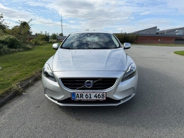 Volvo V40 1,6 T4 180 Momentum aut. 5d