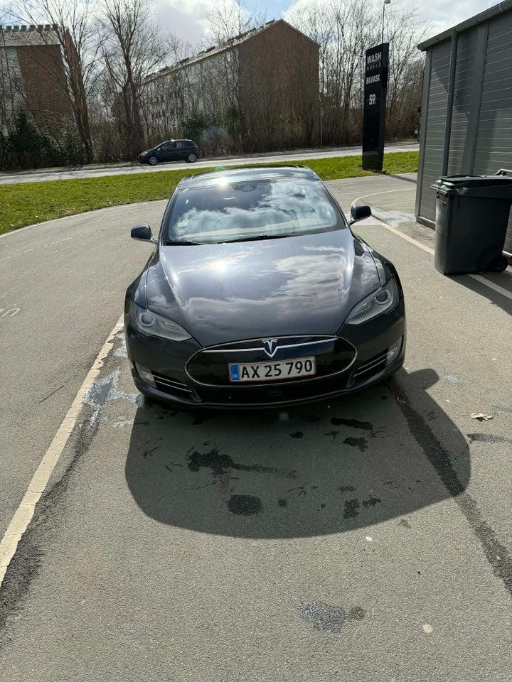 Tesla Model S 90D 5d