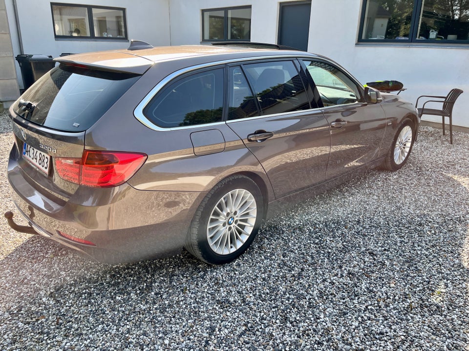 BMW 320d 2,0 Touring Luxury Line aut. 5d