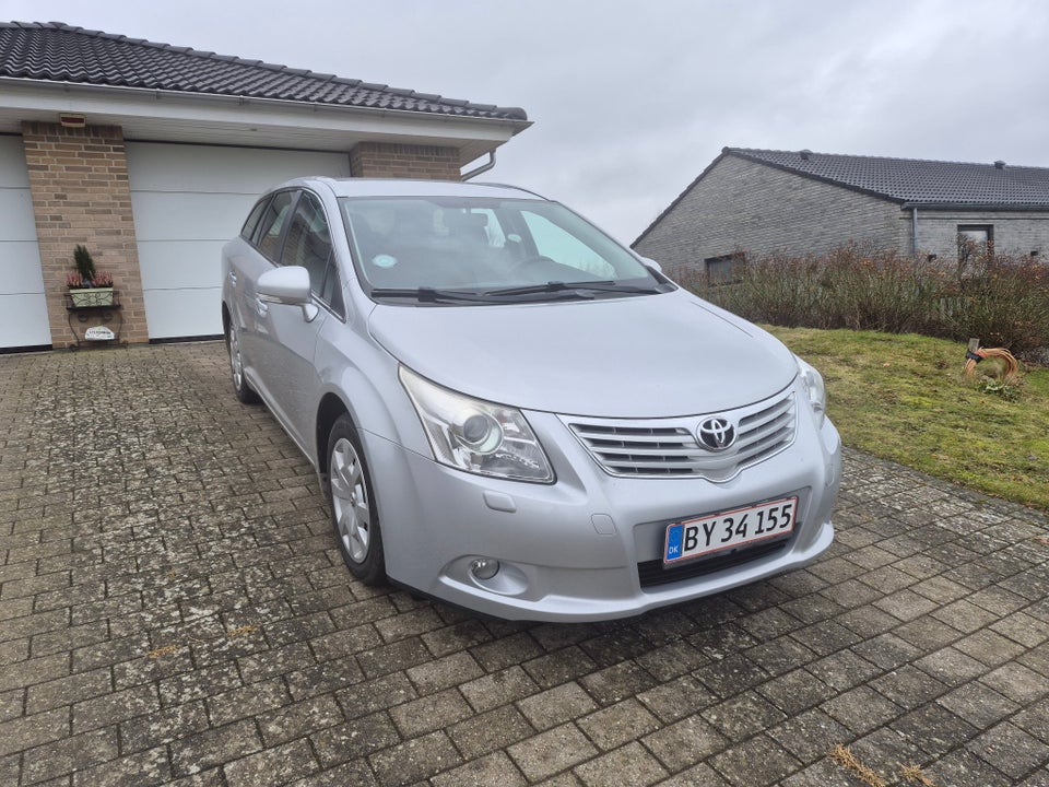 Toyota Avensis 1,8 VVT-i TX stc. CVT 5d