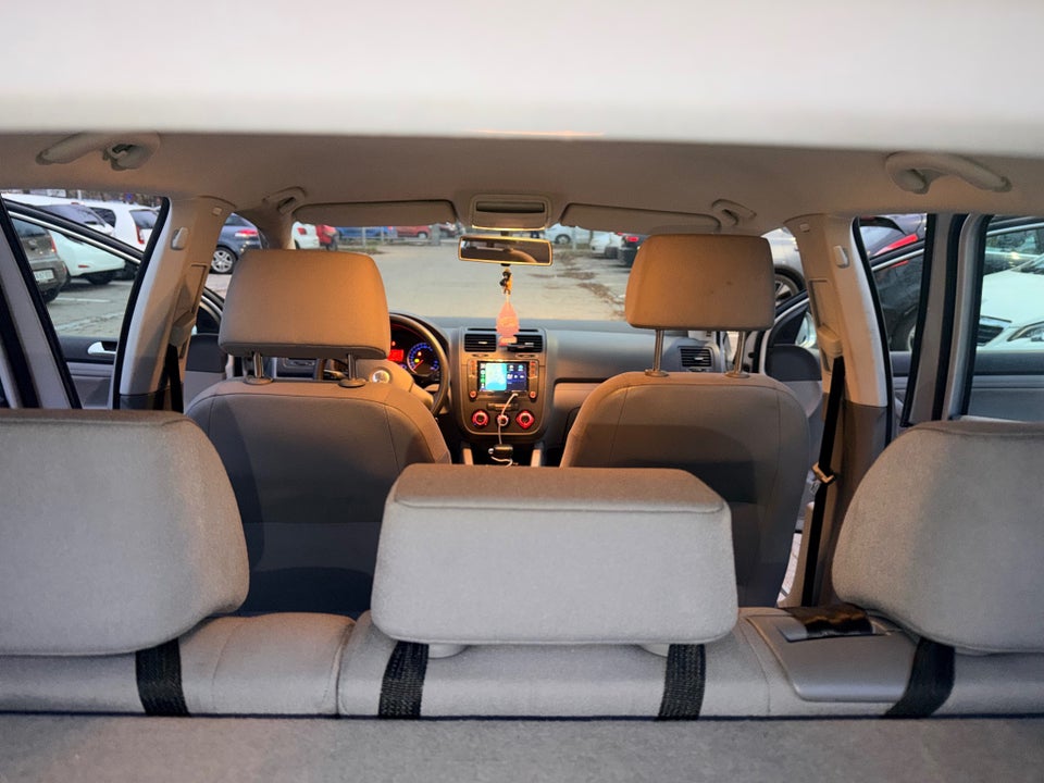 VW Golf V 1,6 FSi Tiptr. 5d