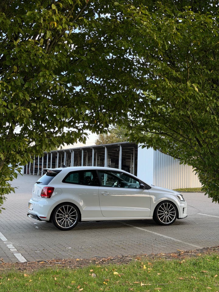 VW Polo 2,0 TSi 220 R WRC Van 3d