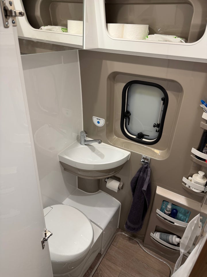 Fiat Hobby 2,3 MJT Vantana K65 ET Deluxe aut. 5d