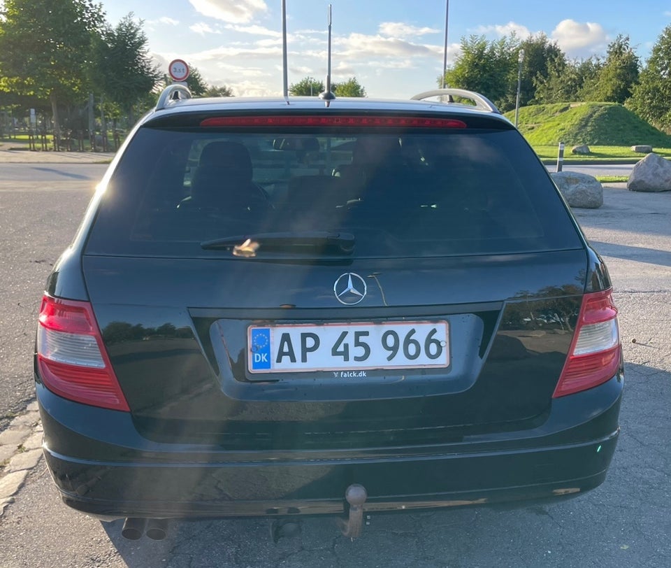 Mercedes C200 2,2 CDi Classic stc. aut. 5d