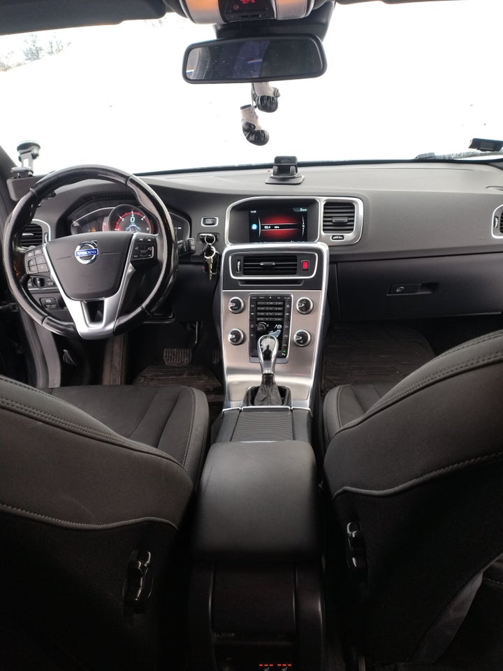 Volvo V60 2,0 D4 181 Momentum aut. 5d