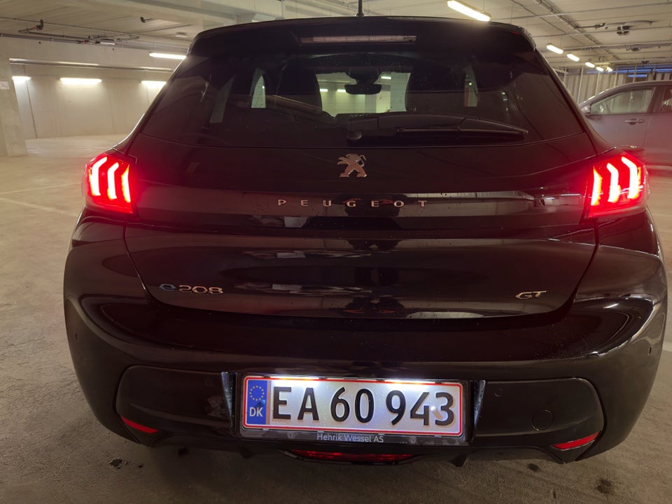Peugeot e-208 50 GT 5d