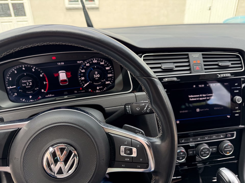 VW Golf VII 1,5 TSi 150 R-line Variant DSG 5d