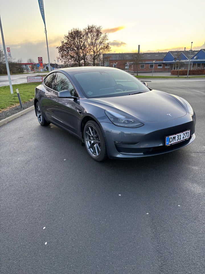 Tesla Model 3 Long Range AWD 4d