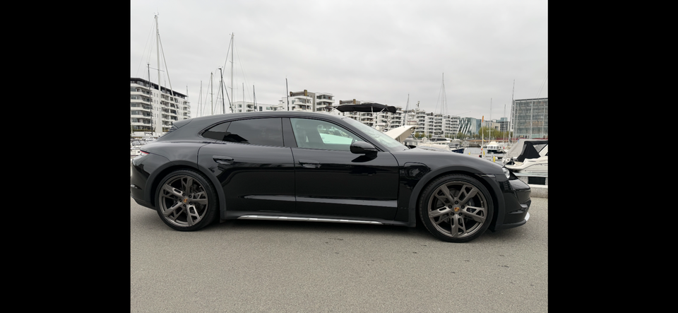 Porsche Taycan 4 Performance+ Cross Turismo 5d