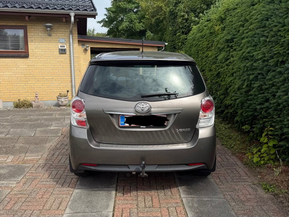 Toyota Verso 1,8 VVT-i T2 Premium 5d