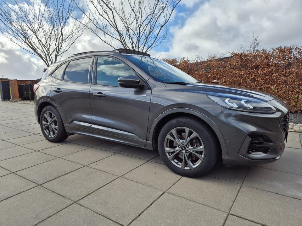 Ford Kuga 2,5 PHEV ST-Line CVT 5d