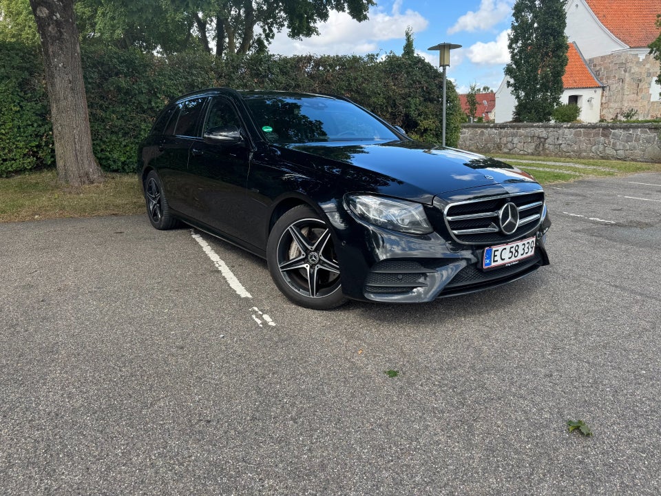 Mercedes E300 de 2,0 Advantage stc. aut. 5d