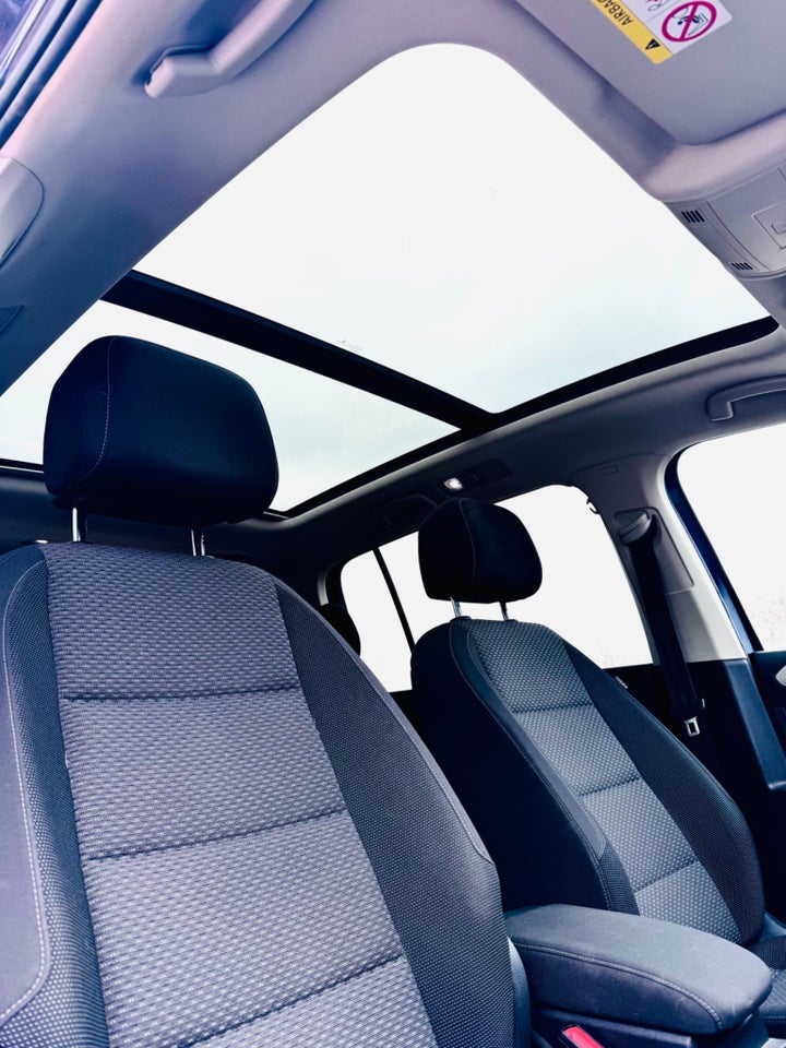 VW Touran 1,6 TDi 115 Comfortline Connect DSG 7prs 5d