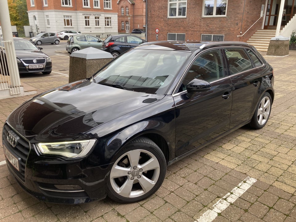 Audi A3 1,4 TFSi 140 Ambiente Sportback 5d