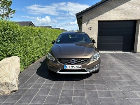 Volvo V60 CC 2,0 D4 190 Momentum aut. 5d