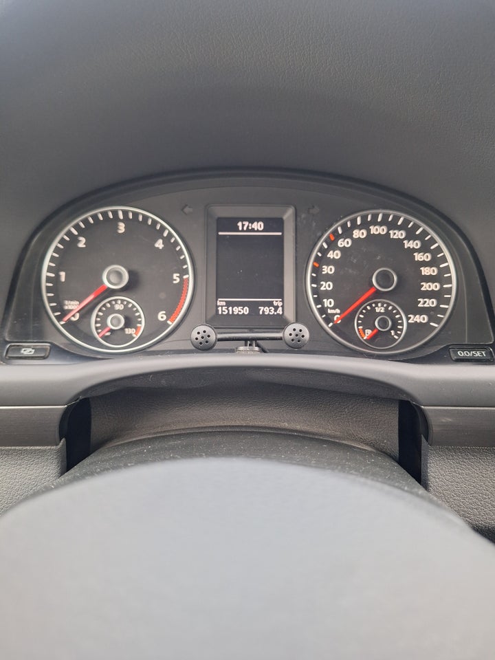 VW Touran 1,6 TDi 105 Comfortline BMT 7prs 5d