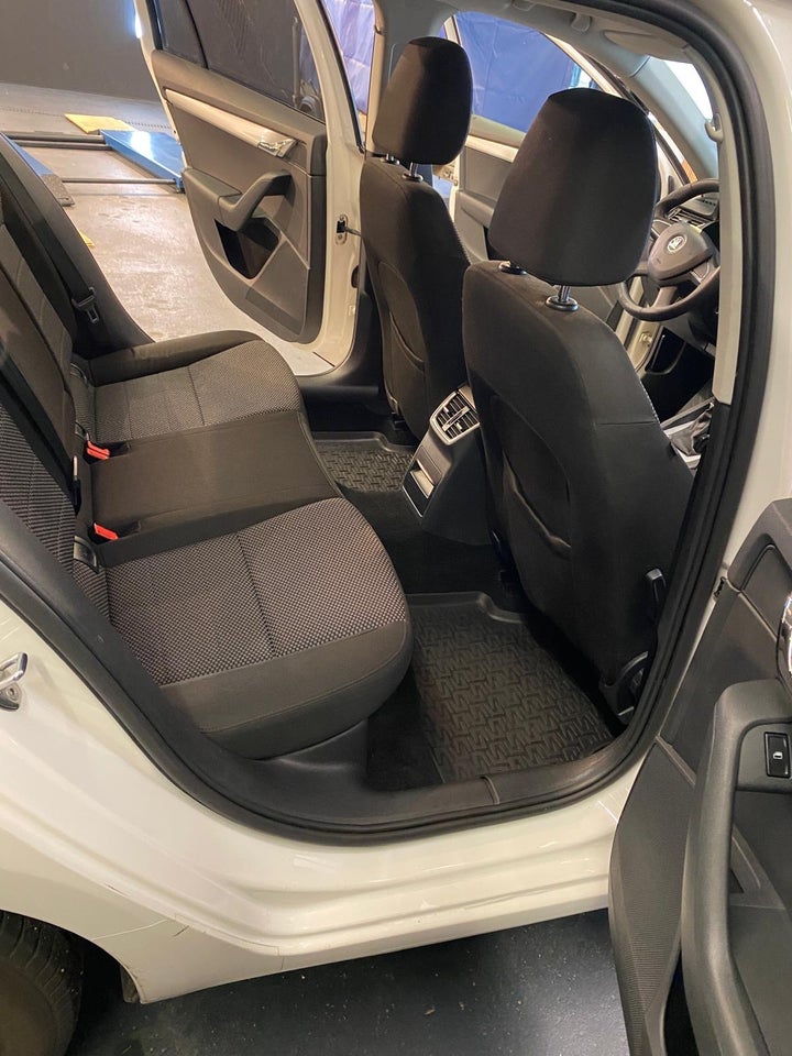 Skoda Octavia 1,6 TDi 105 Active 5d