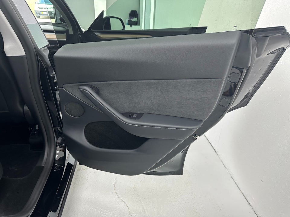 Tesla Model Y Performance AWD 5d