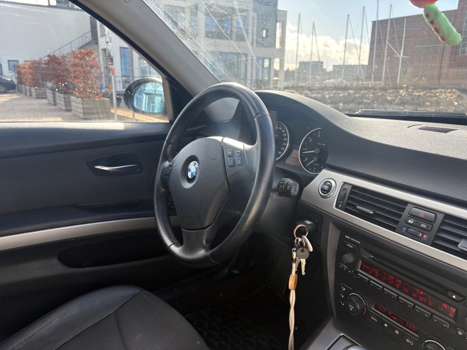 BMW 320i 2,0 aut. 4d