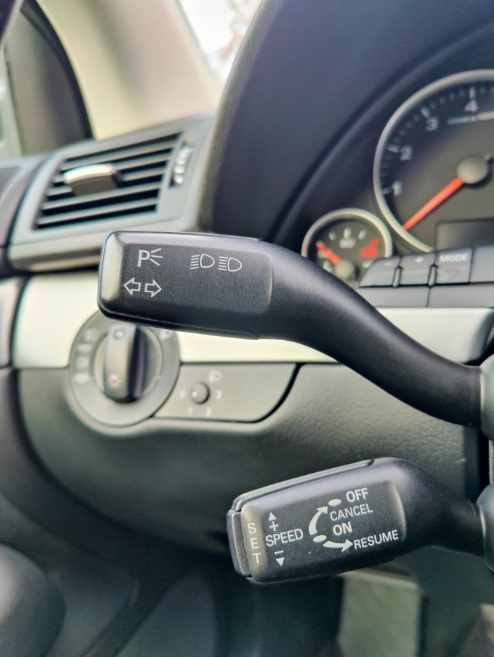 Audi A4 1,8 T 163 quattro 4d