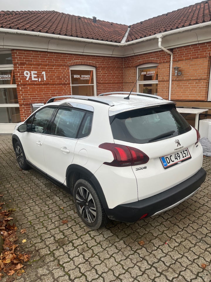 Peugeot 2008 1,2 VTi 82 Allure 5d