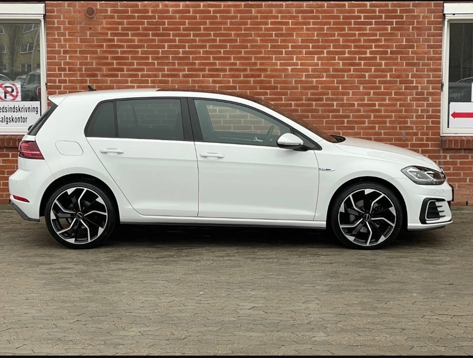 VW Golf VII 1,4 GTE DSG 5d