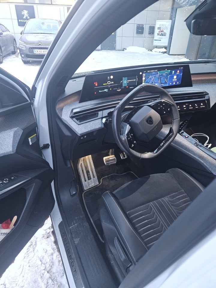 Peugeot e-5008 77 GT Pack 7prs 5d