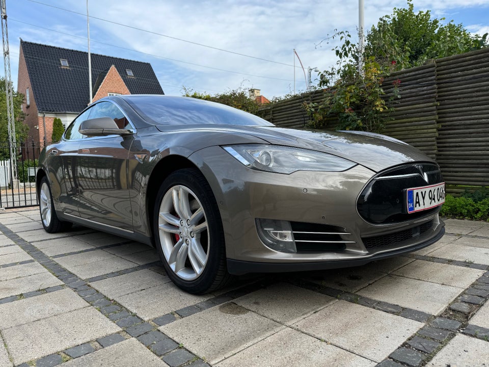 Tesla Model S P90D 5d