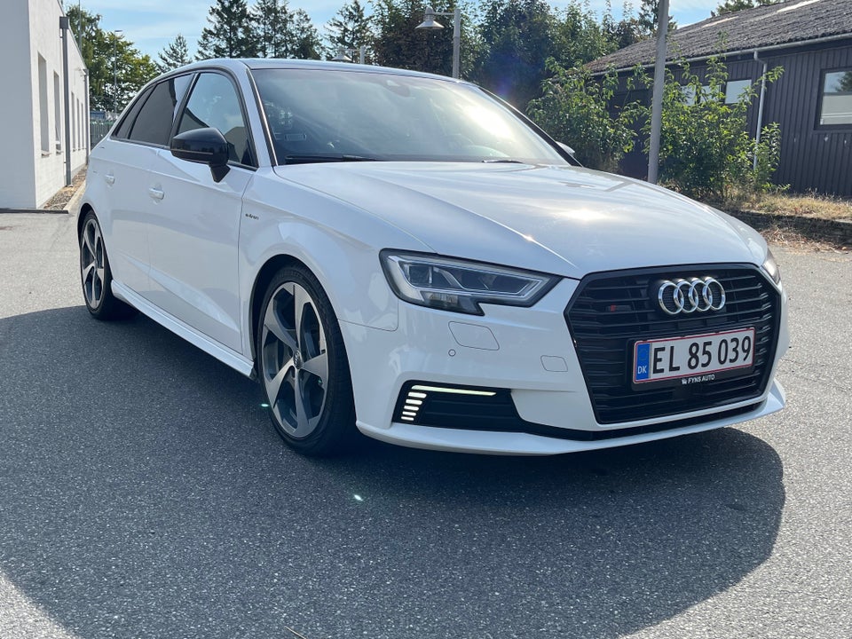 Audi A3 1,4 e-tron S-line Sportback S-tr. 5d