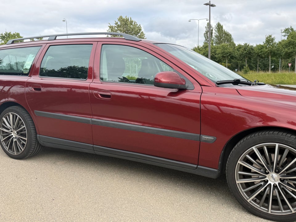 Volvo V70 2,3 T5 aut. 5d