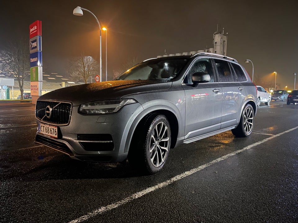 Volvo XC90 2,0 D5 225 Momentum aut. AWD 7prs 5d