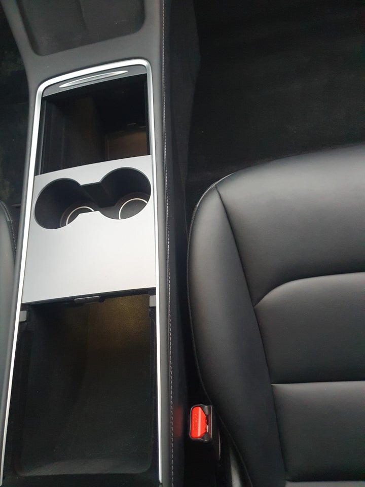 Tesla Model 3 Standard Range+ RWD 4d