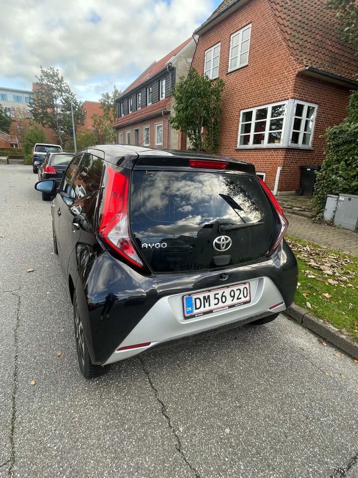 Toyota Aygo 1,0 VVT-i x-plore 5d