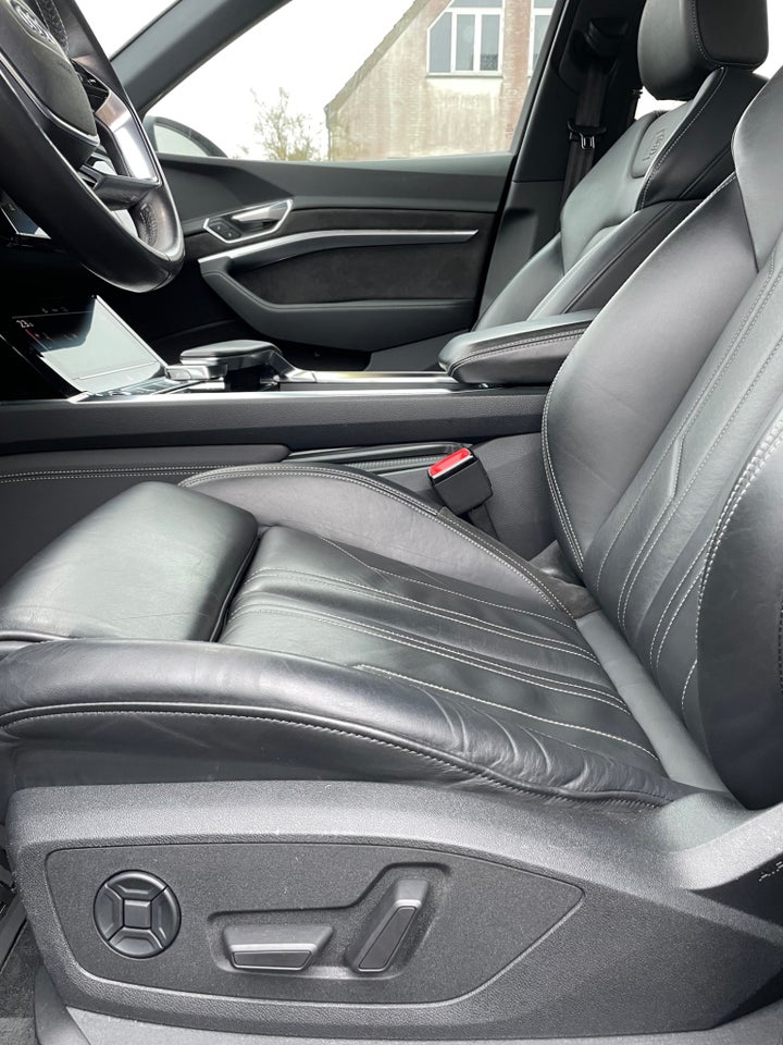 Audi e-tron 55 S-line Prestige quattro 5d