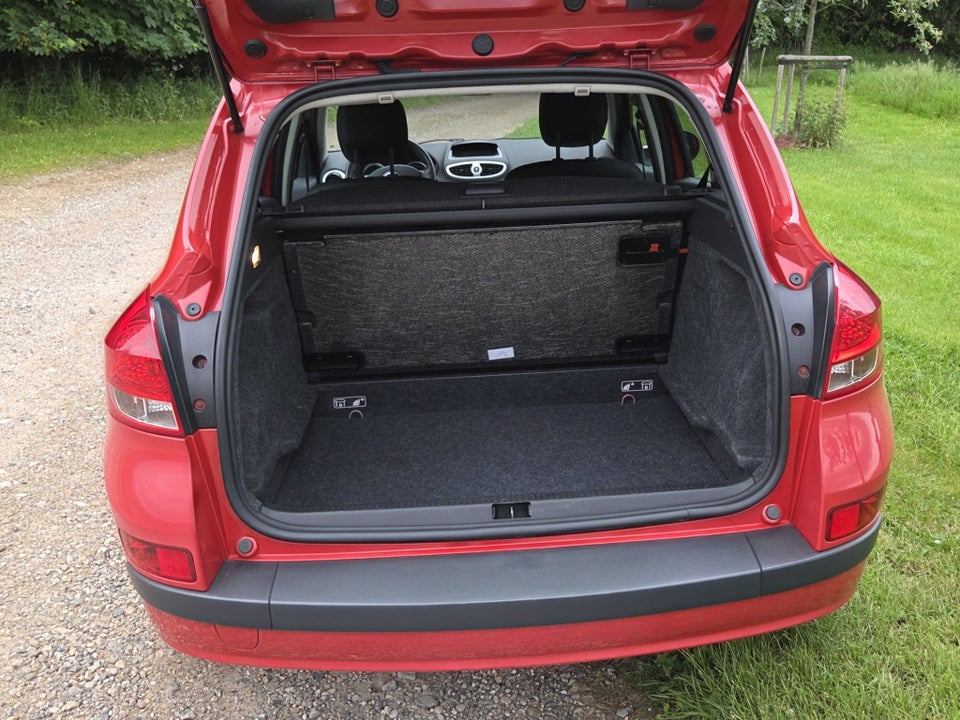 Renault Clio III 1,2 16V TCe Expression Sport Tourer 5d