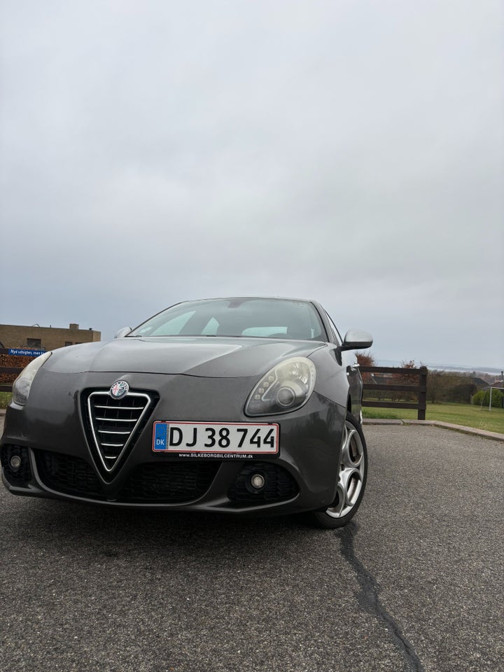 Alfa Romeo Giulietta 2,0 JTD 140 Distinctive 5d