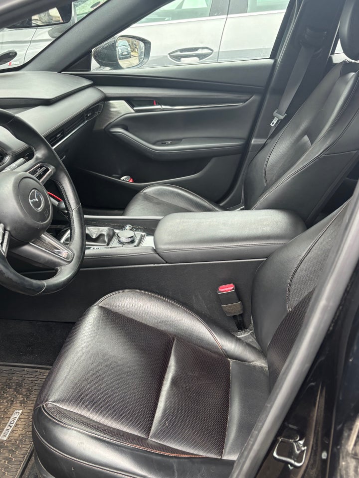 Mazda 3 2,0 SkyActiv-G 122 Cosmo aut. 5d