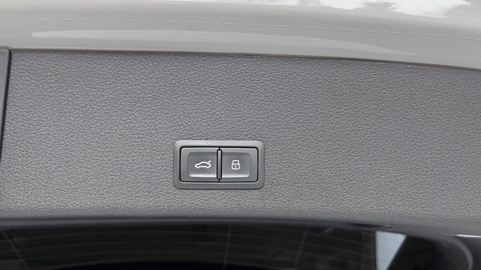 Audi e-tron 55 S-line Prestige quattro 5d