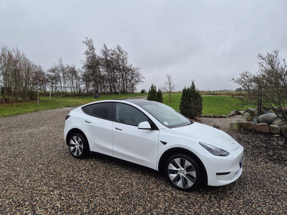 Tesla Model Y Long Range AWD 5d