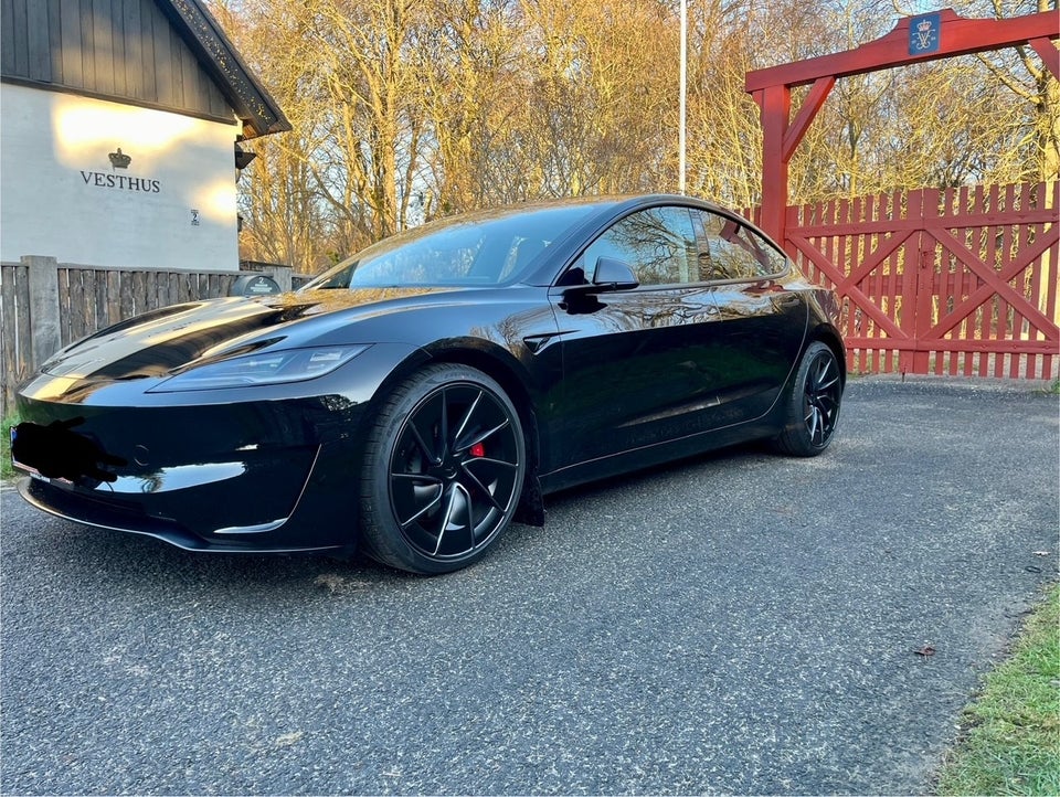 Tesla Model 3 Performance AWD 4d